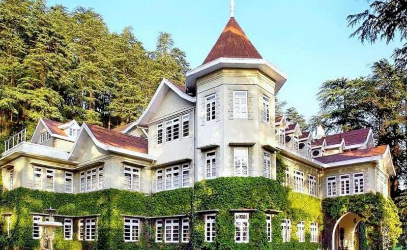 Top 10 Luxury Hotels in India on Hills